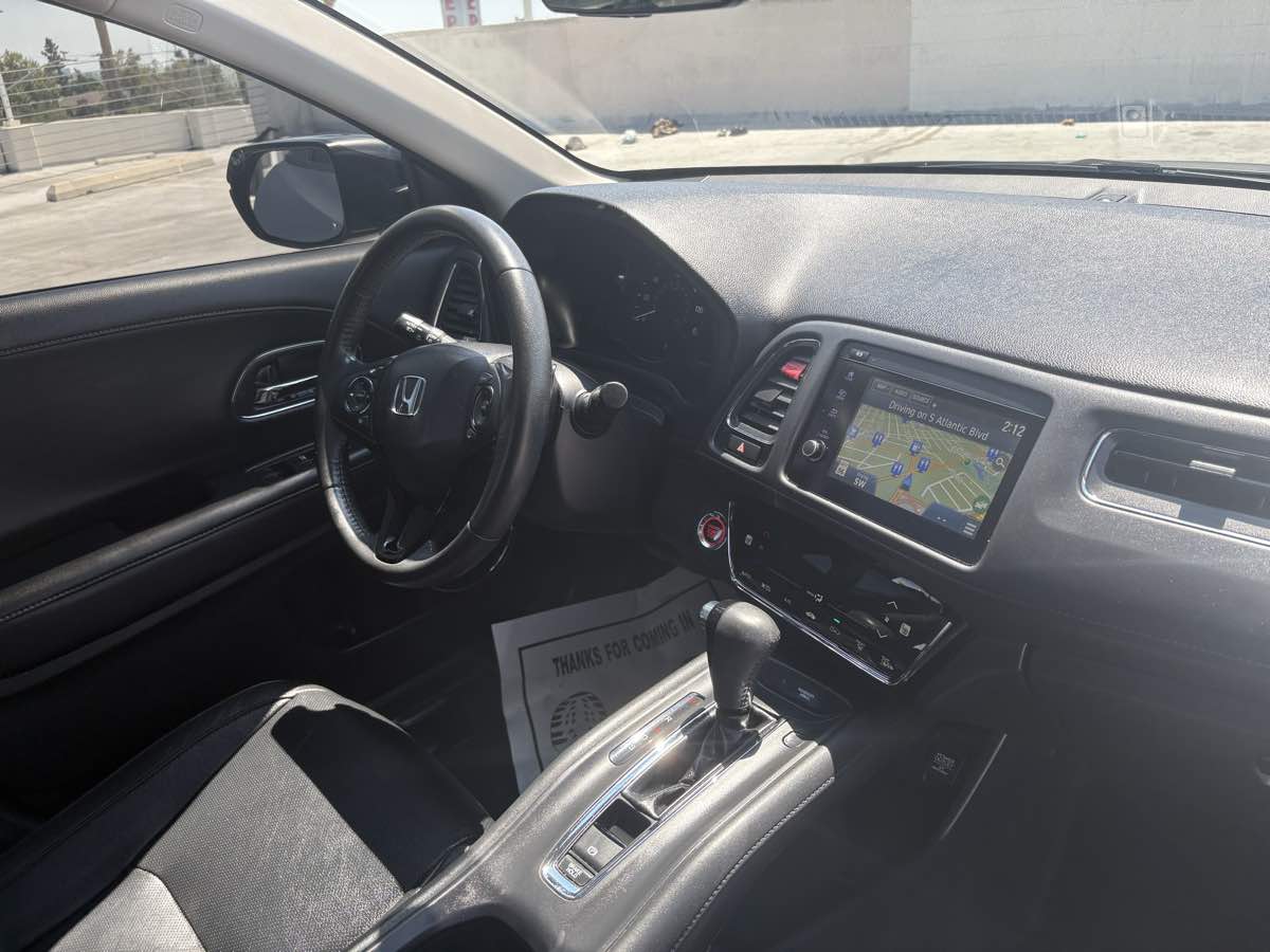 2019 Honda HR-V Touring photo 22