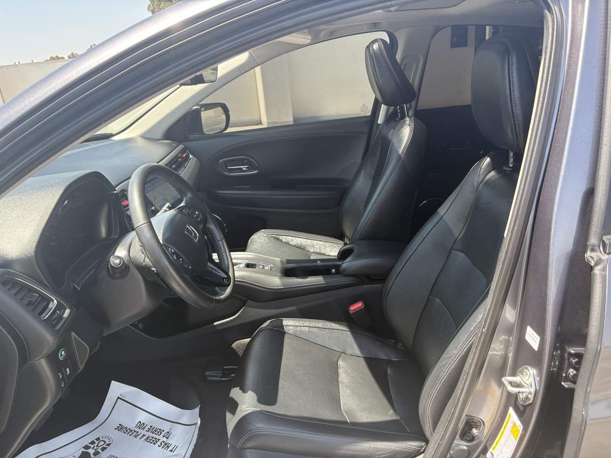 2019 Honda HR-V Touring photo 24