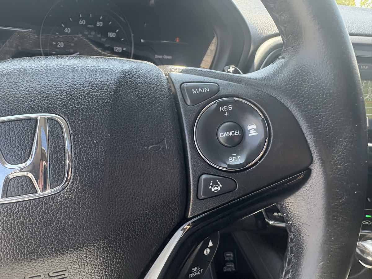 2019 Honda HR-V Touring photo 28