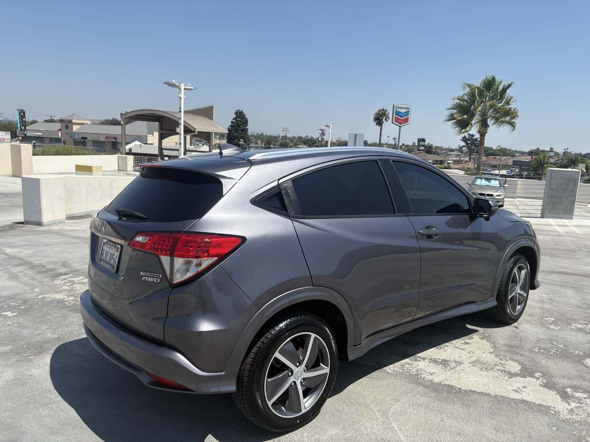 2019 Honda HR-V Touring photo 37