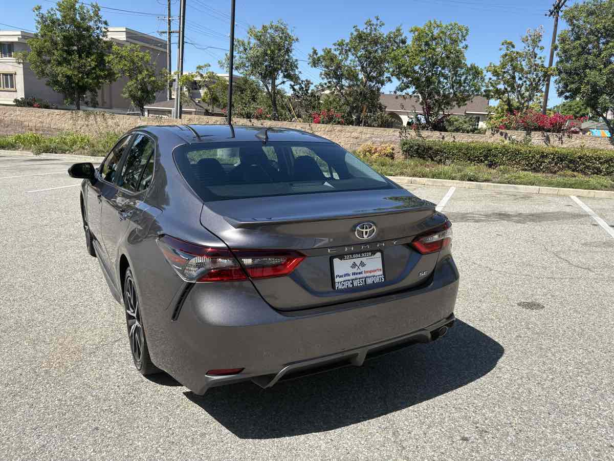 2024 Toyota Camry SE photo 10