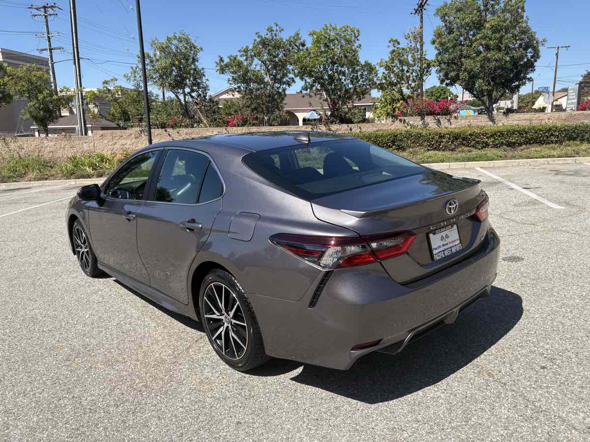 2024 Toyota Camry SE photo 13