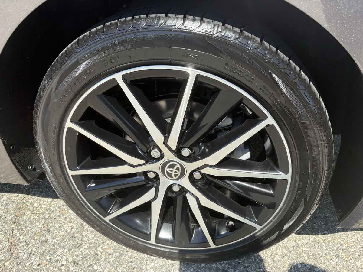 2024 Toyota Camry SE photo 14