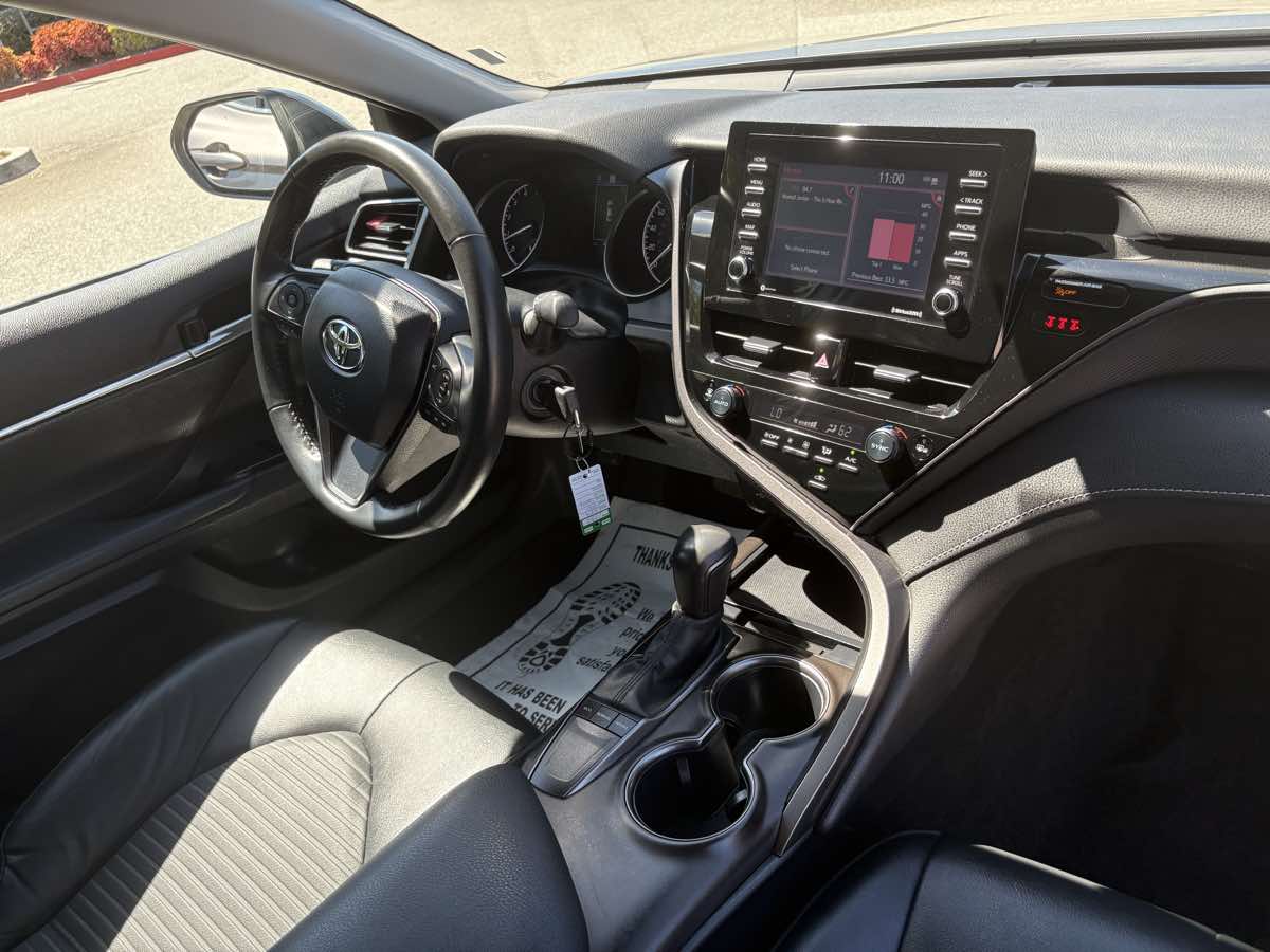 2024 Toyota Camry SE photo 18
