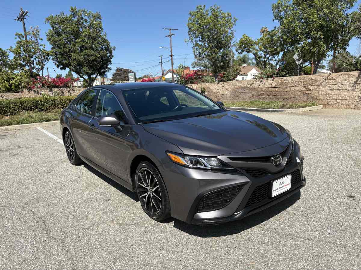 2024 Toyota Camry SE photo 32