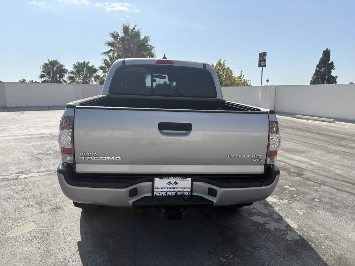 2015 Toyota Tacoma TRD Sport photo 8