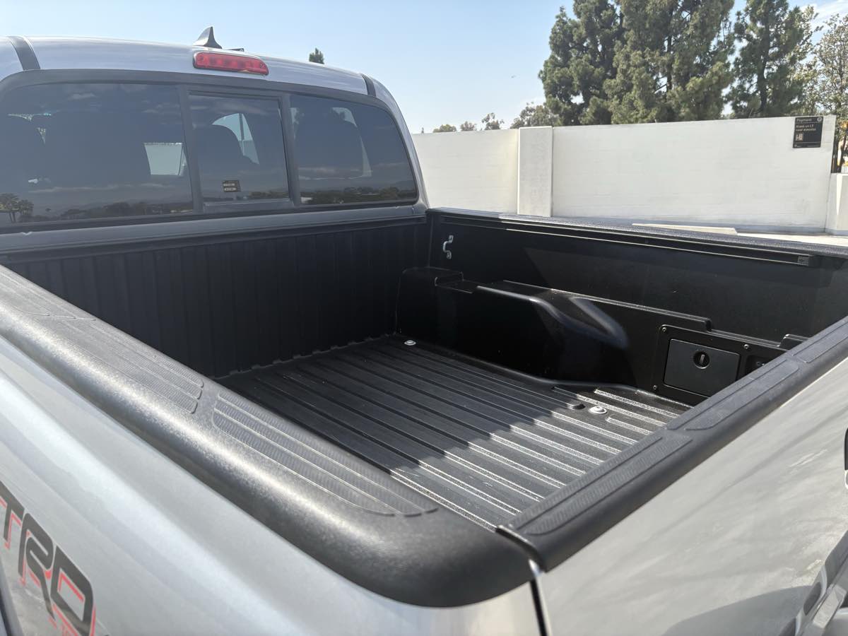 2015 Toyota Tacoma TRD Sport photo 11