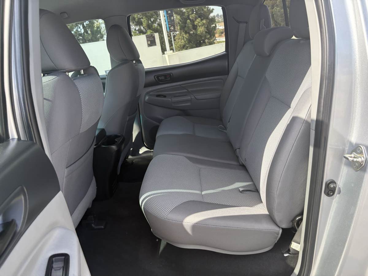 2015 Toyota Tacoma TRD Sport photo 14