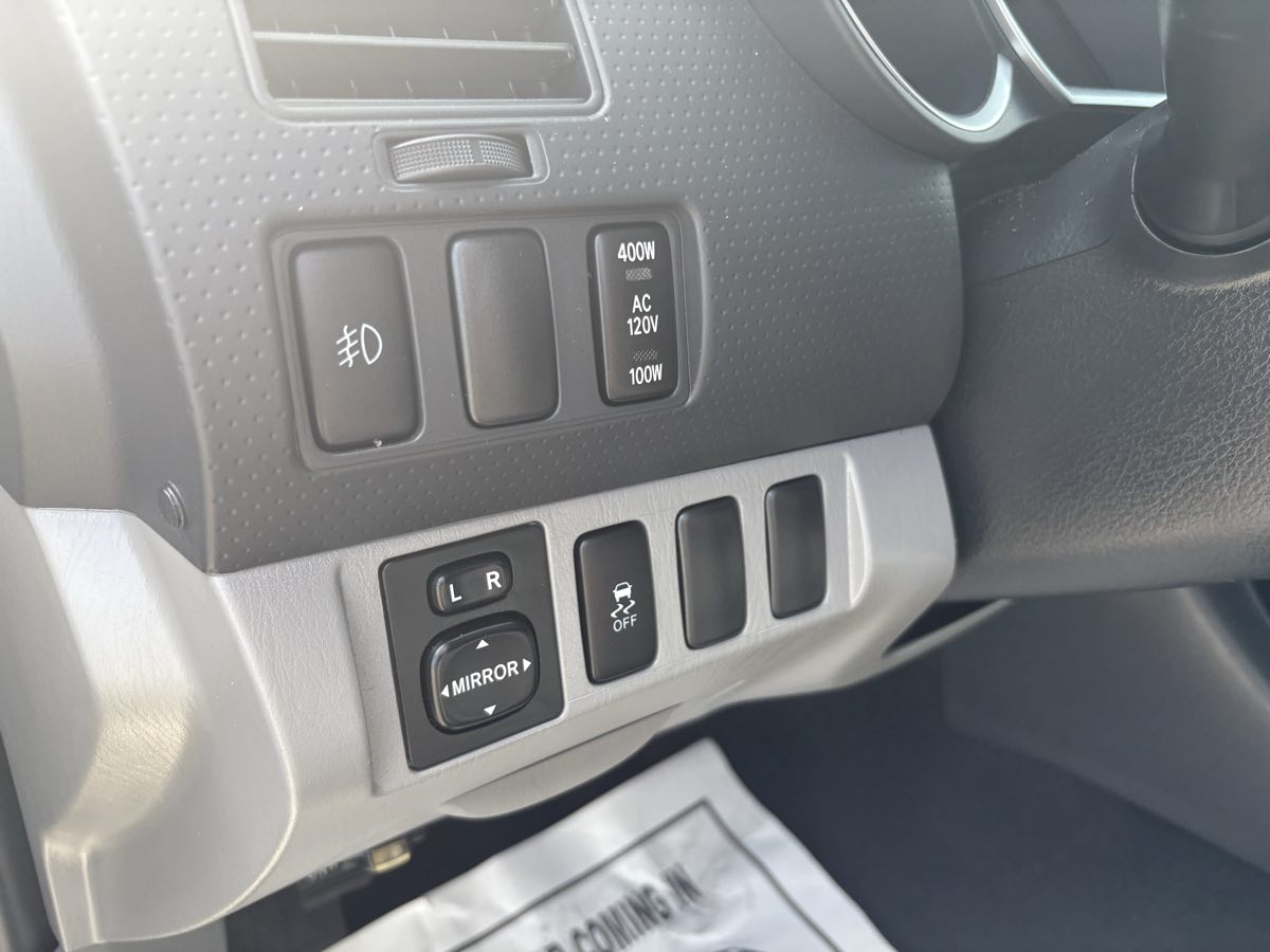 2015 Toyota Tacoma TRD Sport photo 20