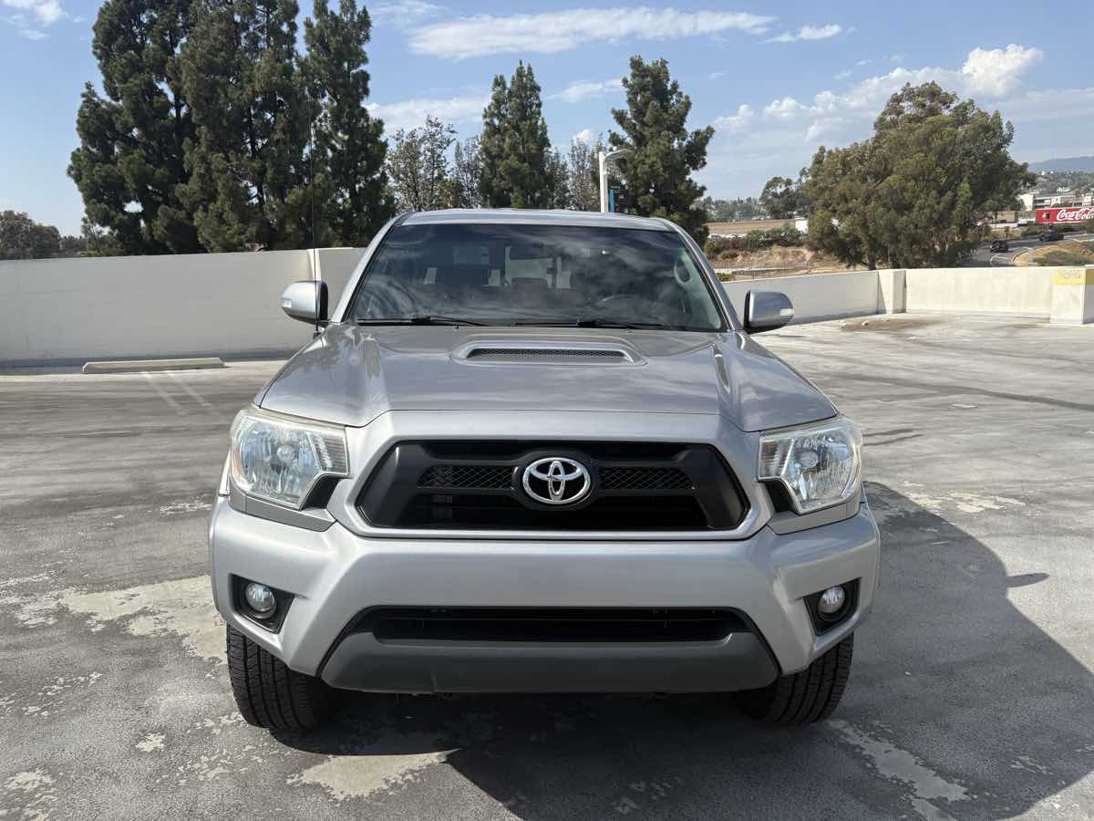 2015 Toyota Tacoma TRD Sport photo 28