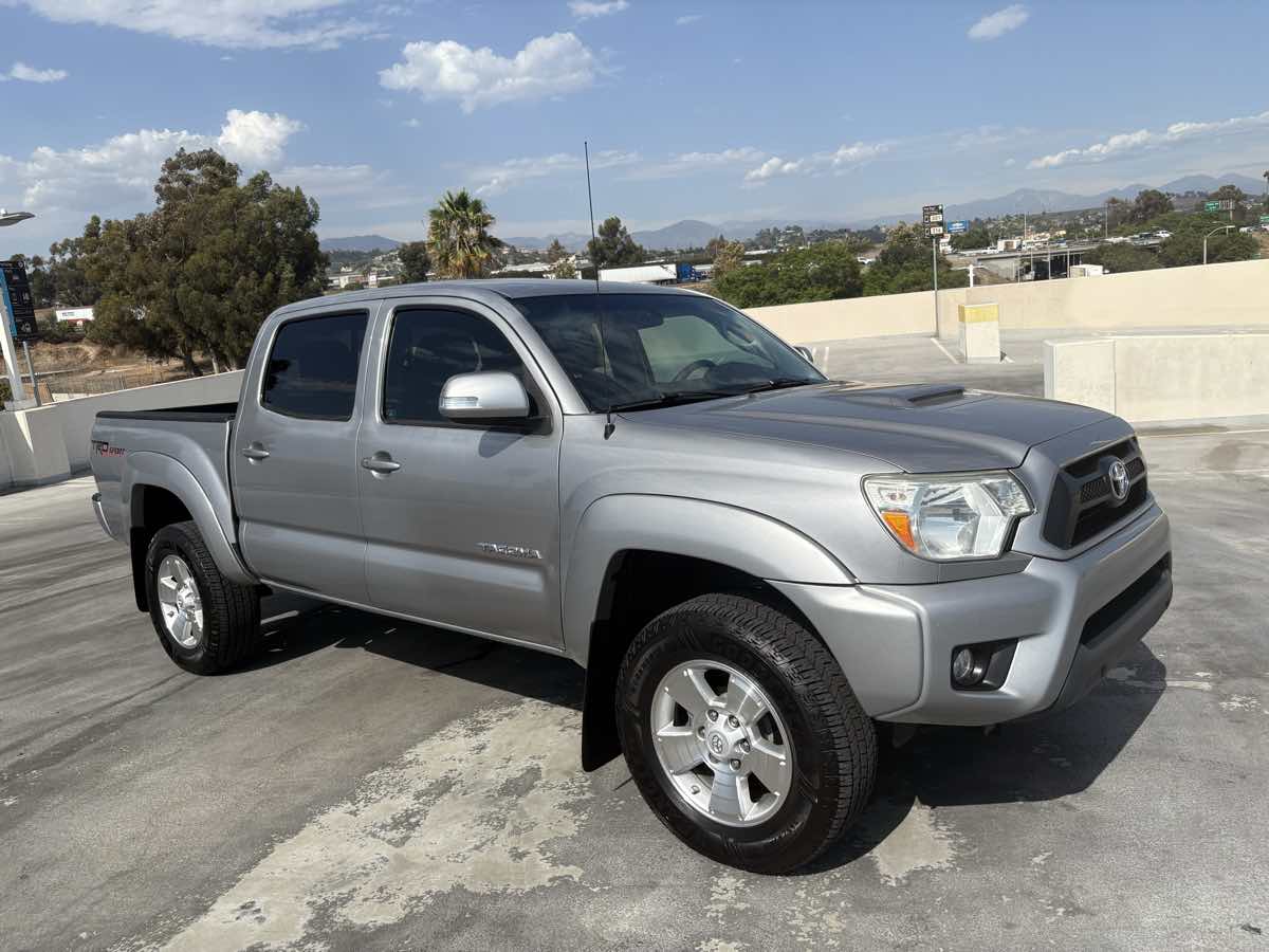 2015 Toyota Tacoma TRD Sport photo 37