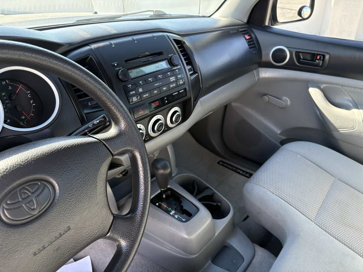2009 Toyota Tacoma Base photo 17