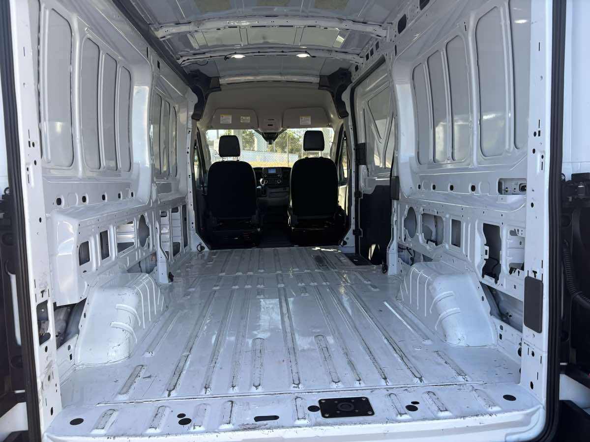 2024 Ford Transit Cargo Van photo 9