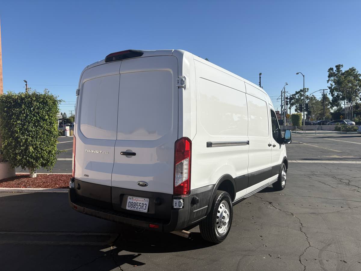 2024 Ford Transit Cargo Van photo 33