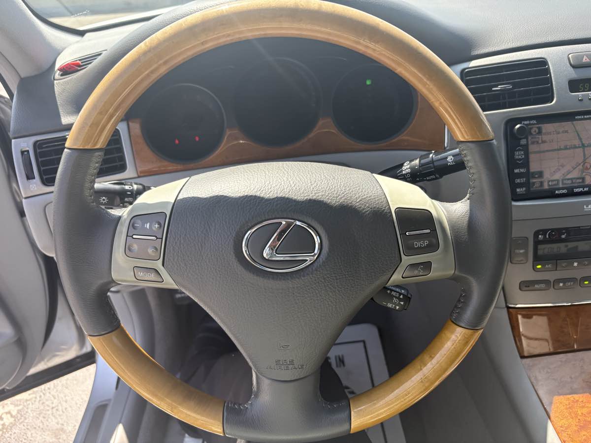 2006 Lexus ES 330 photo 24