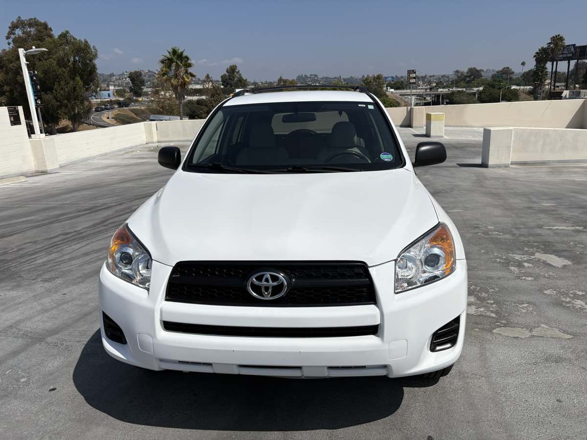 2012 Toyota RAV4 photo 2