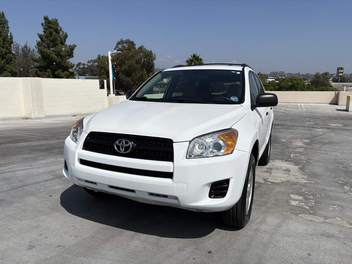 2012 Toyota RAV4 photo 3