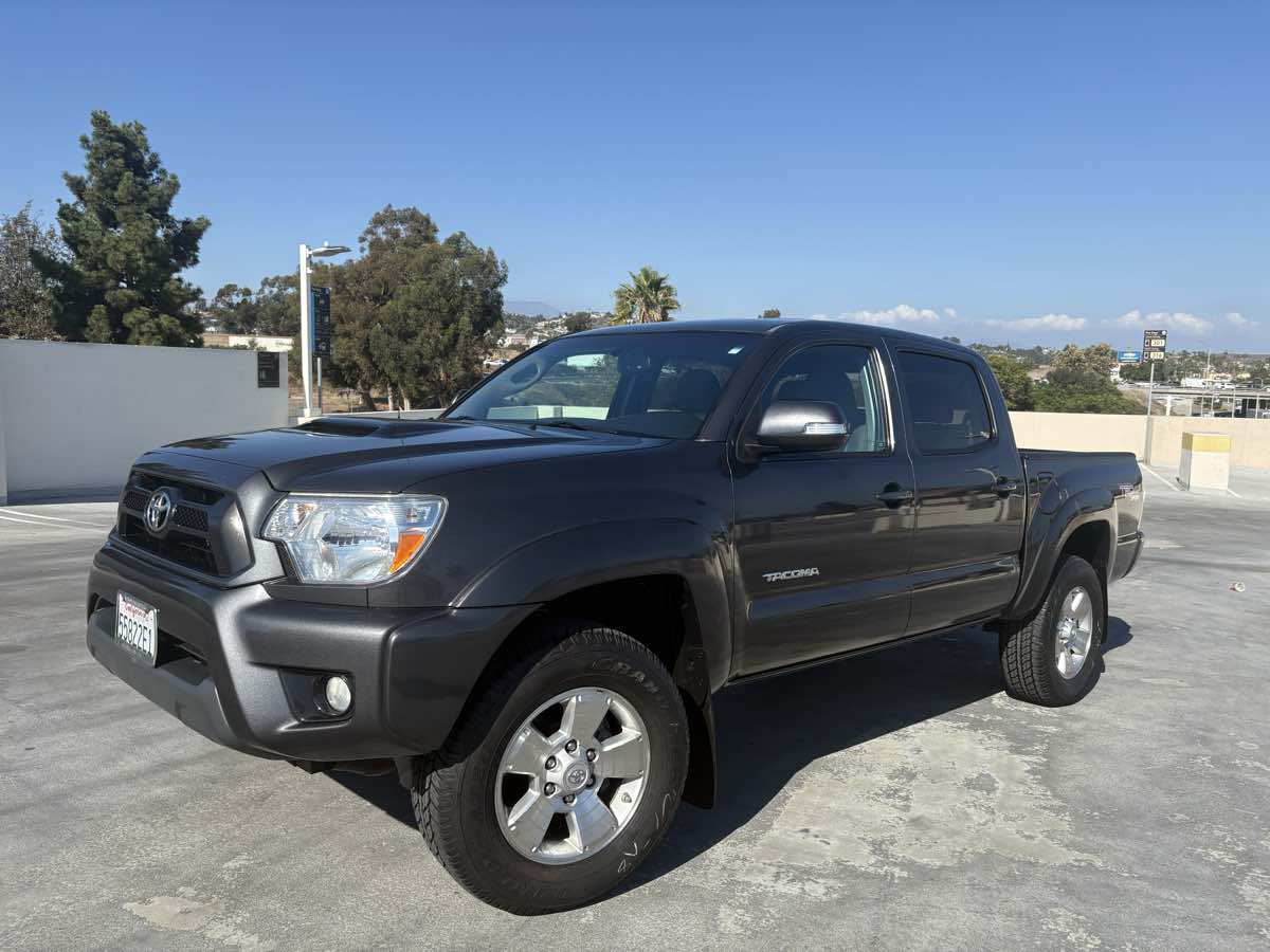 2012 Toyota Tacoma TRD Sport photo 2