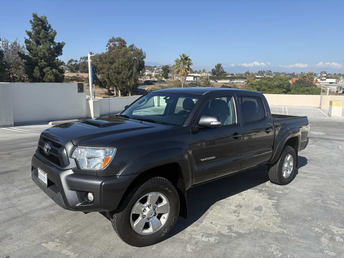 2012 Toyota Tacoma TRD Sport photo 3