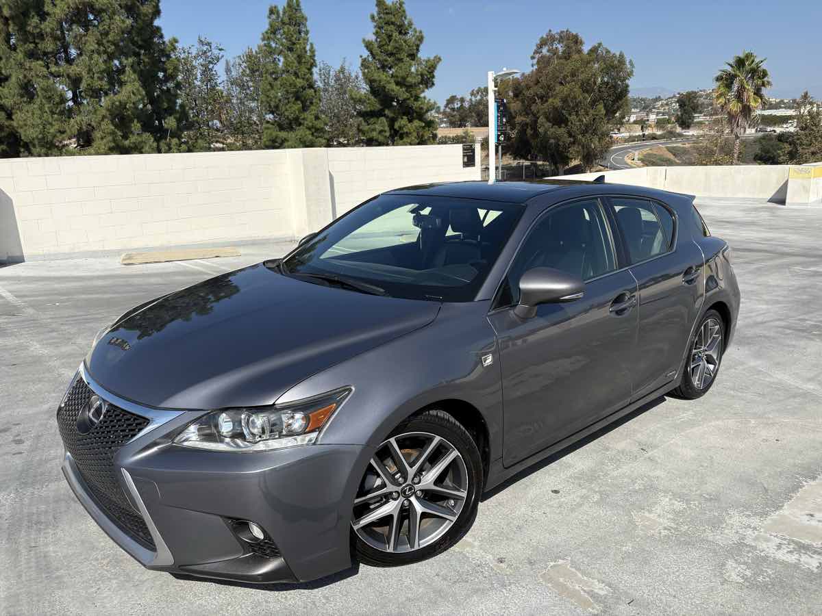 2015 Lexus CT 200h photo 3