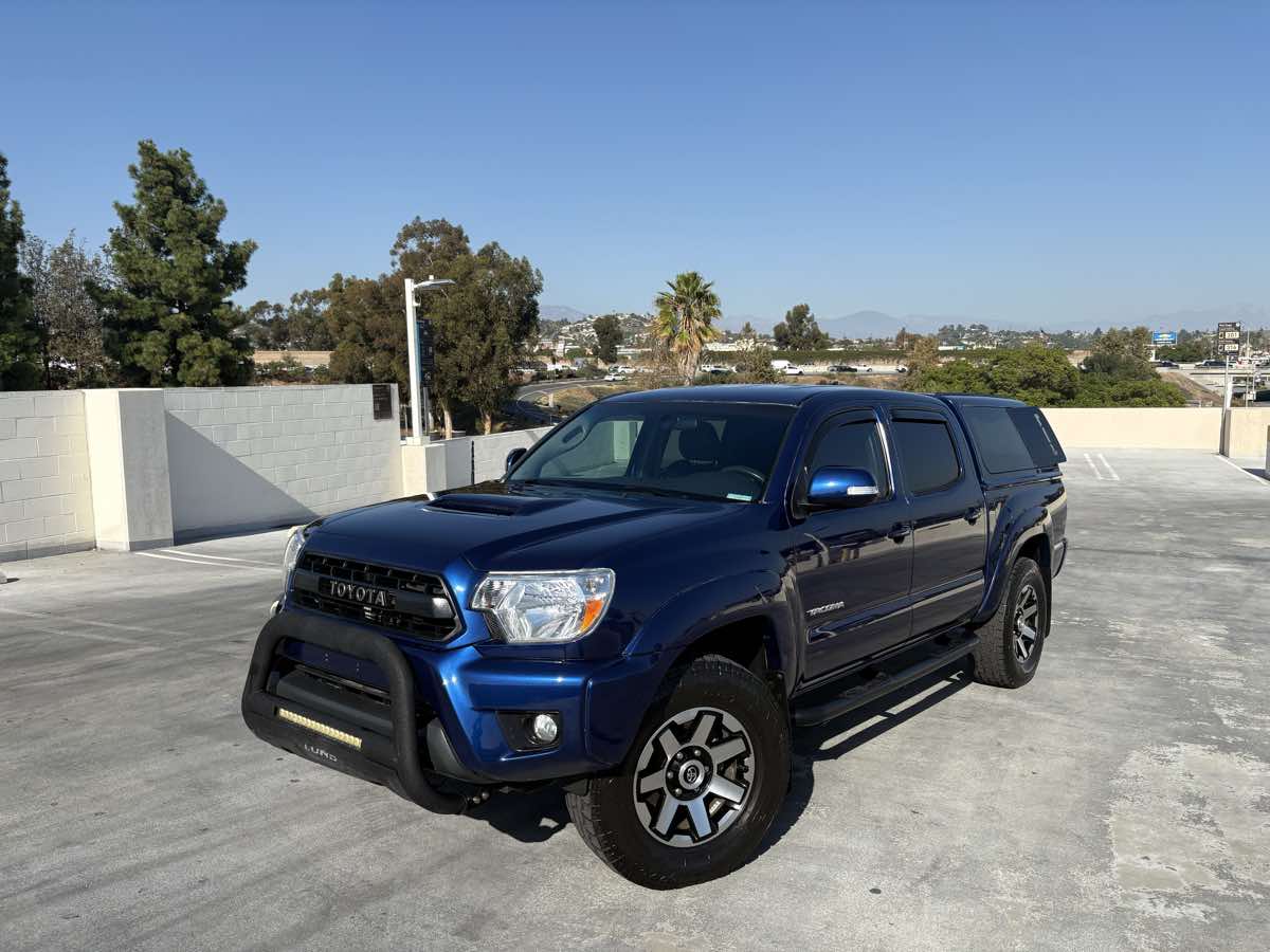 2015 Toyota Tacoma 4x4 Double Cab V6 photo 2