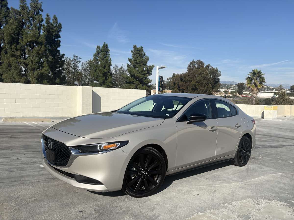 2025 Mazda Mazda3 Sedan 2.5 Select Sport photo 2