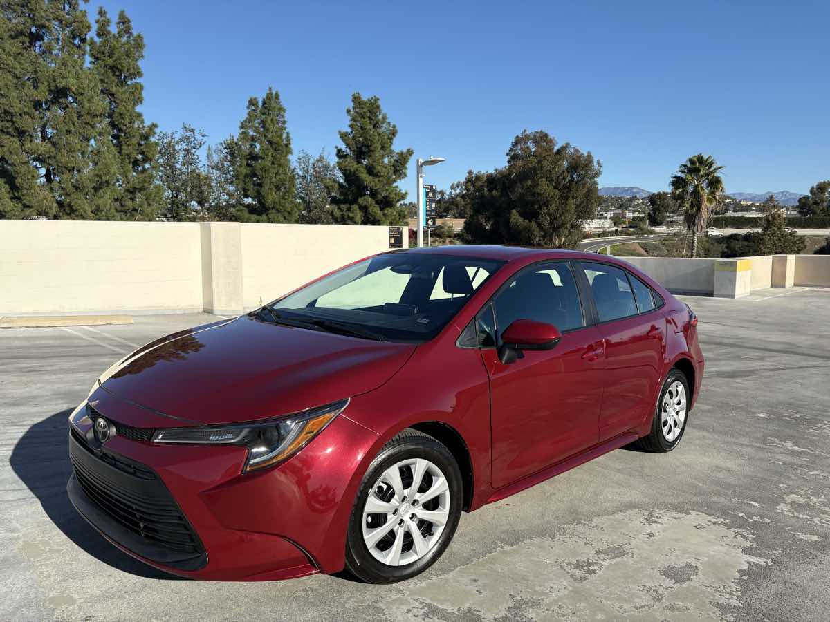 2025 Toyota Corolla LE photo 2