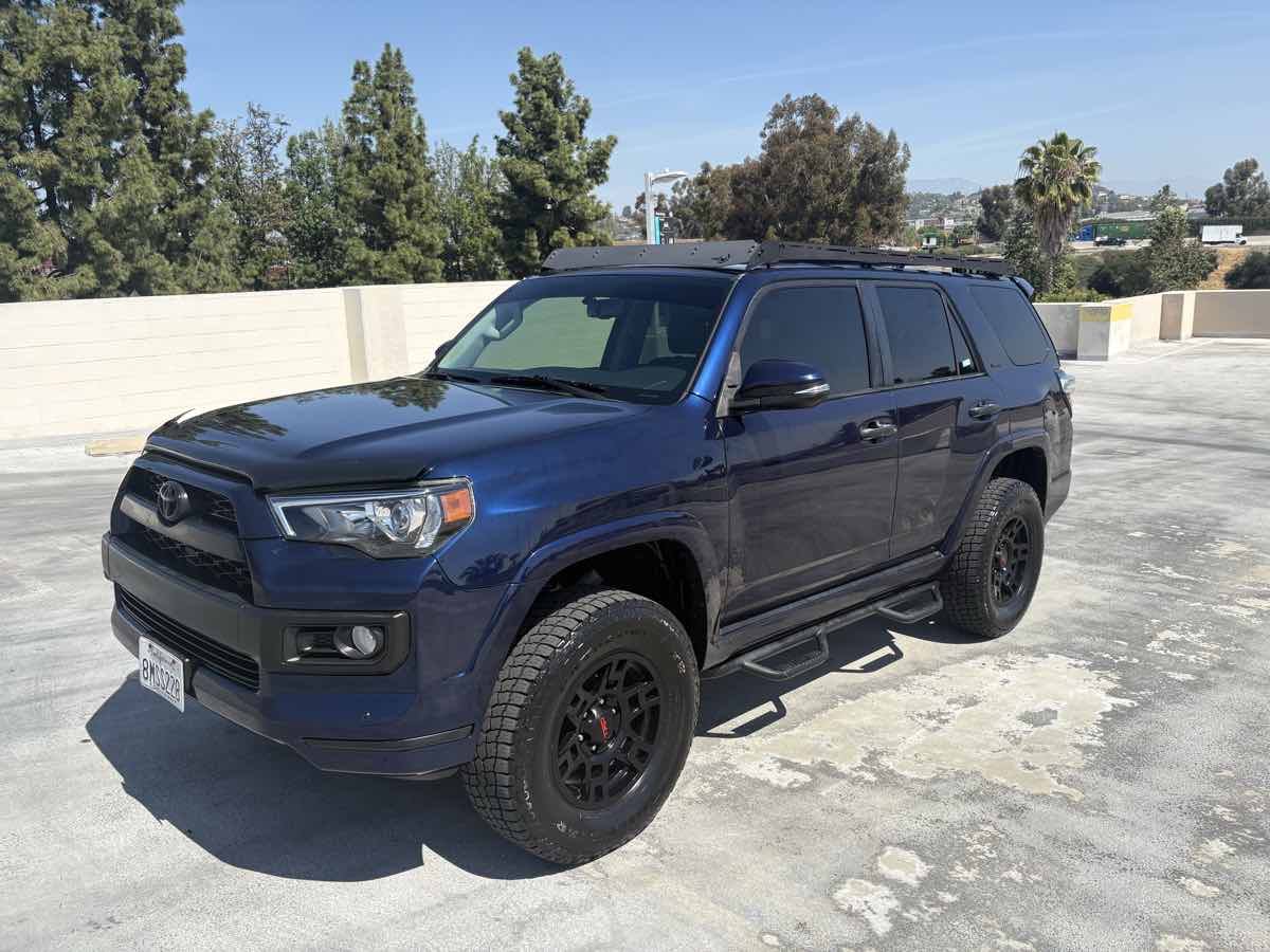 View vehicle photo 3