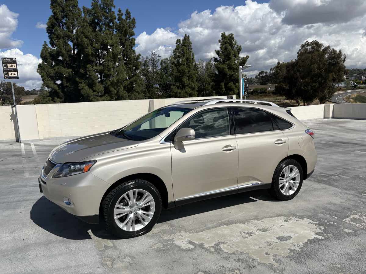 2011 Lexus RX 450h - Photo 2