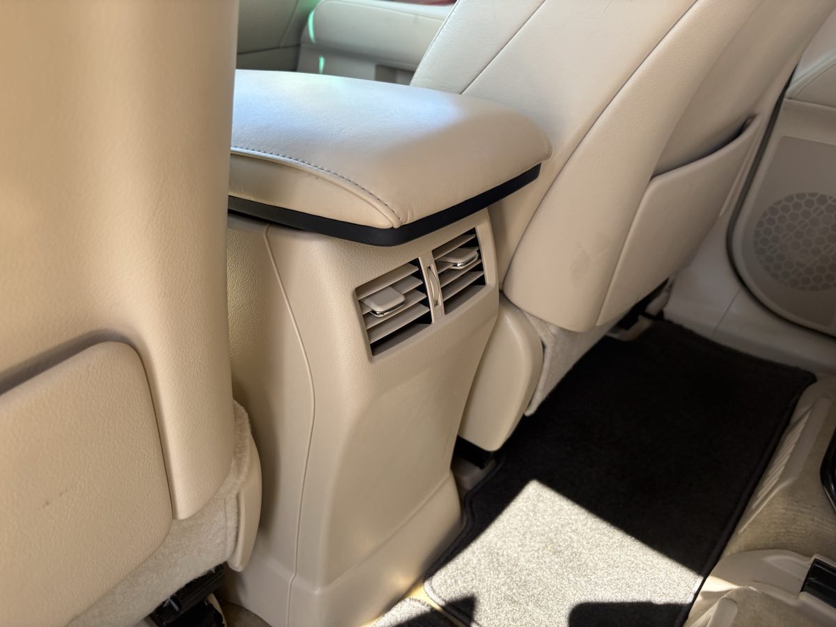 2011 Lexus RX 450h - Photo 20