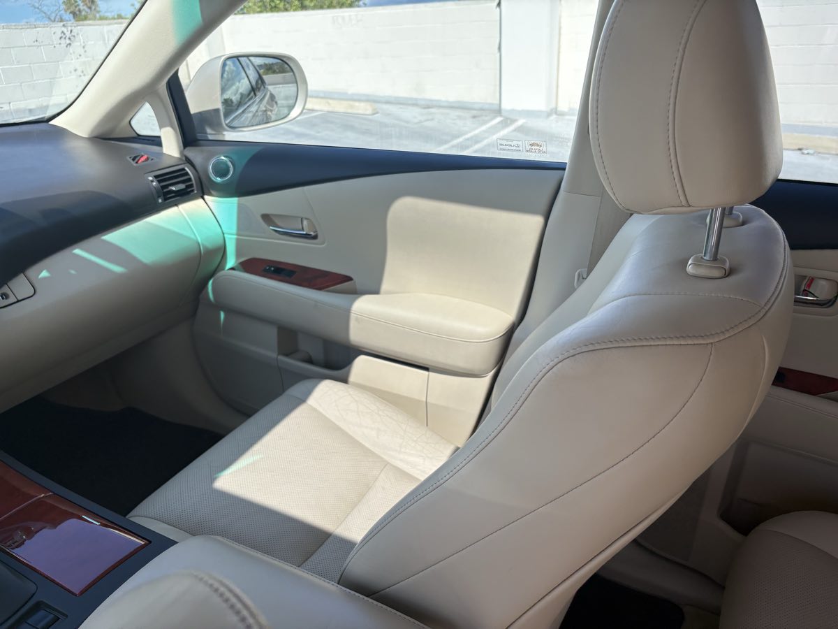 2011 Lexus RX 450h - Photo 21