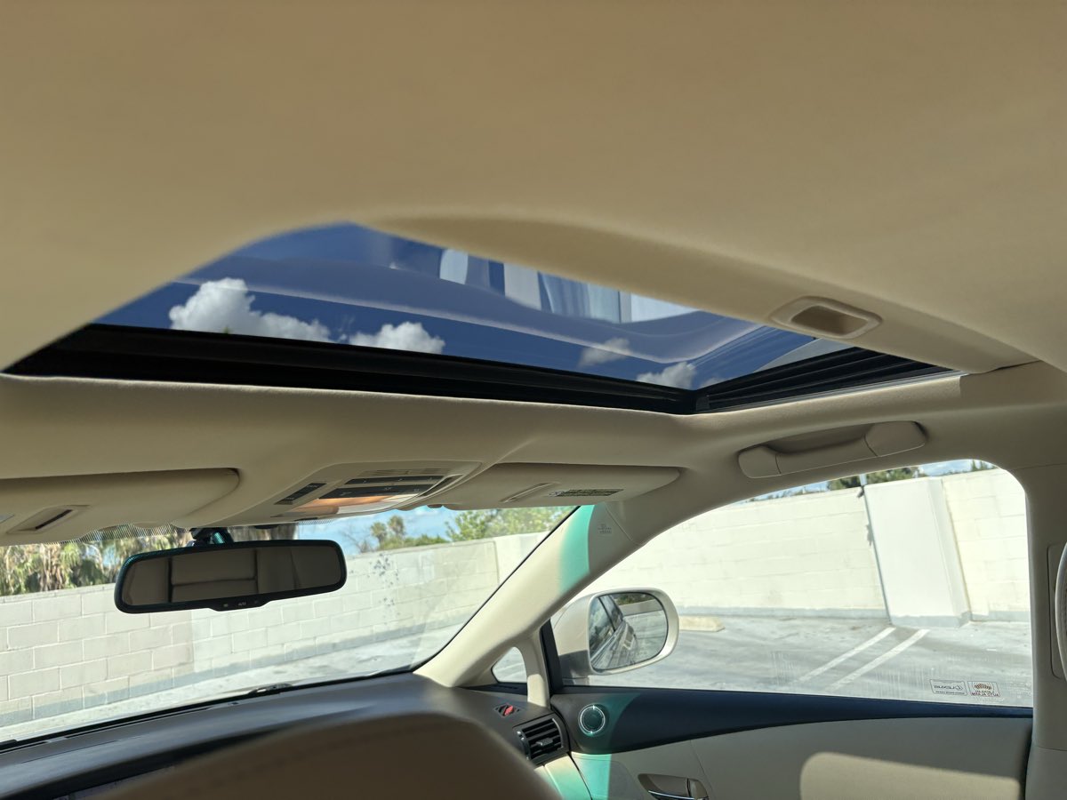2011 Lexus RX 450h - Photo 23