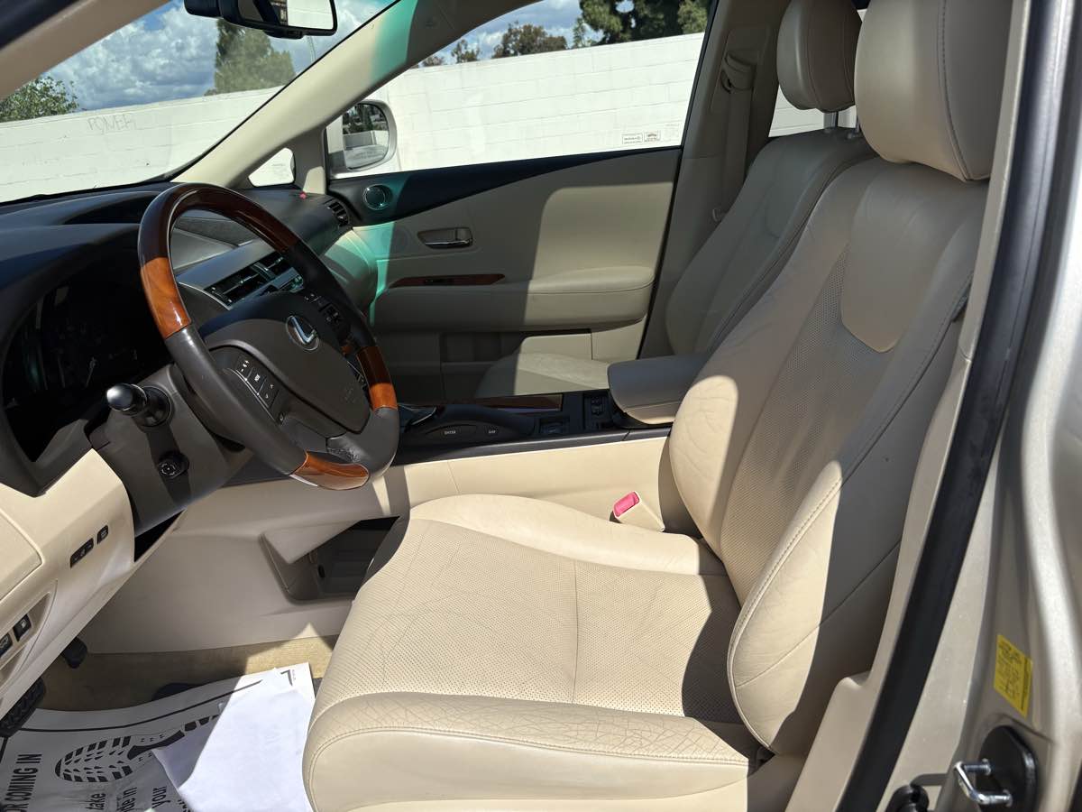 2011 Lexus RX 450h - Photo 24