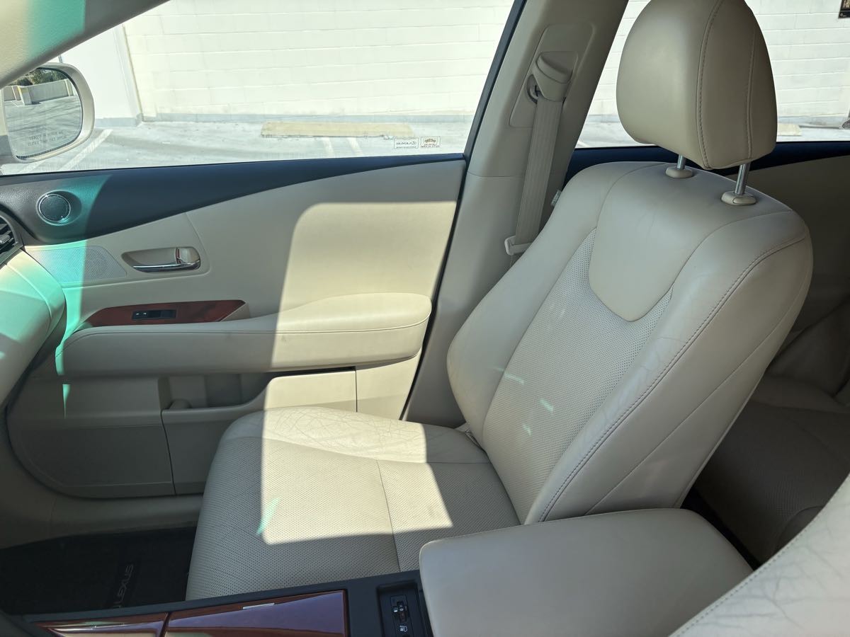 2011 Lexus RX 450h - Photo 25