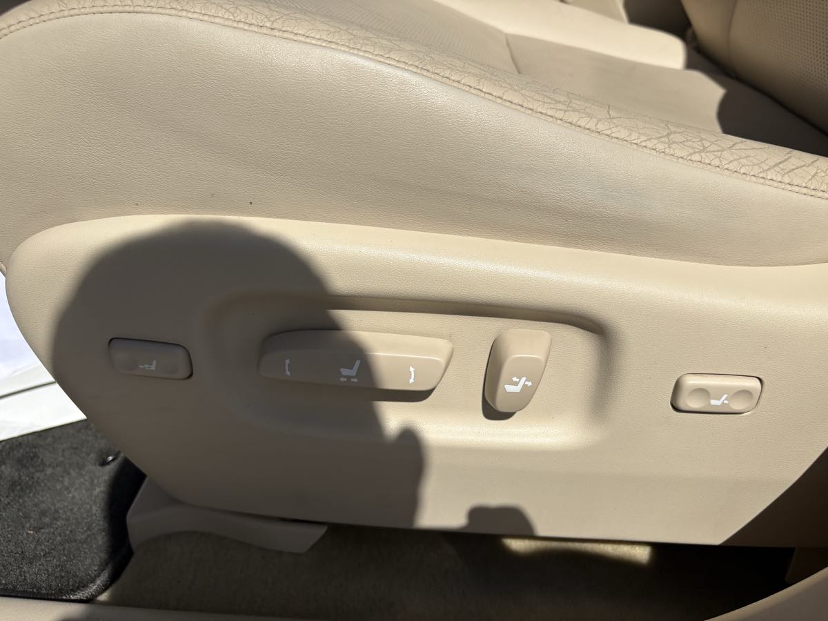 2011 Lexus RX 450h - Photo 27
