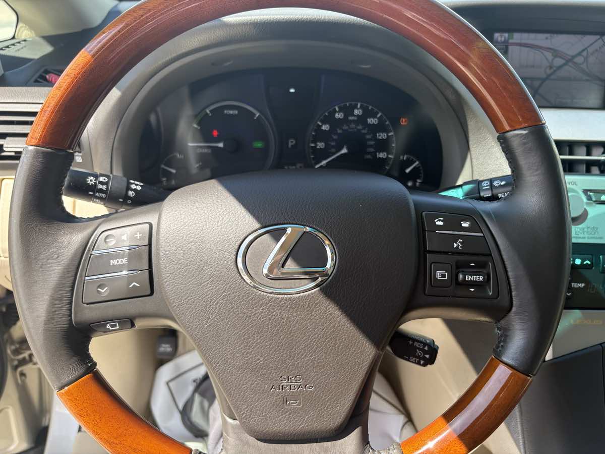 2011 Lexus RX 450h - Photo 29