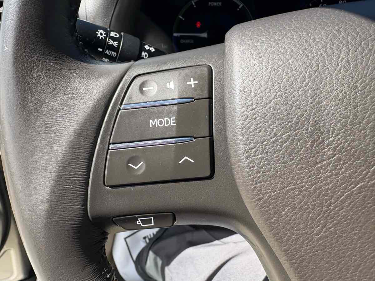 2011 Lexus RX 450h - Photo 31