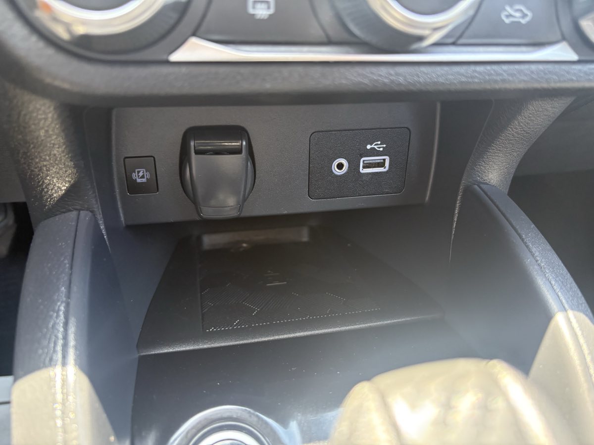 2025 Nissan Versa Sedan SV - Photo 21
