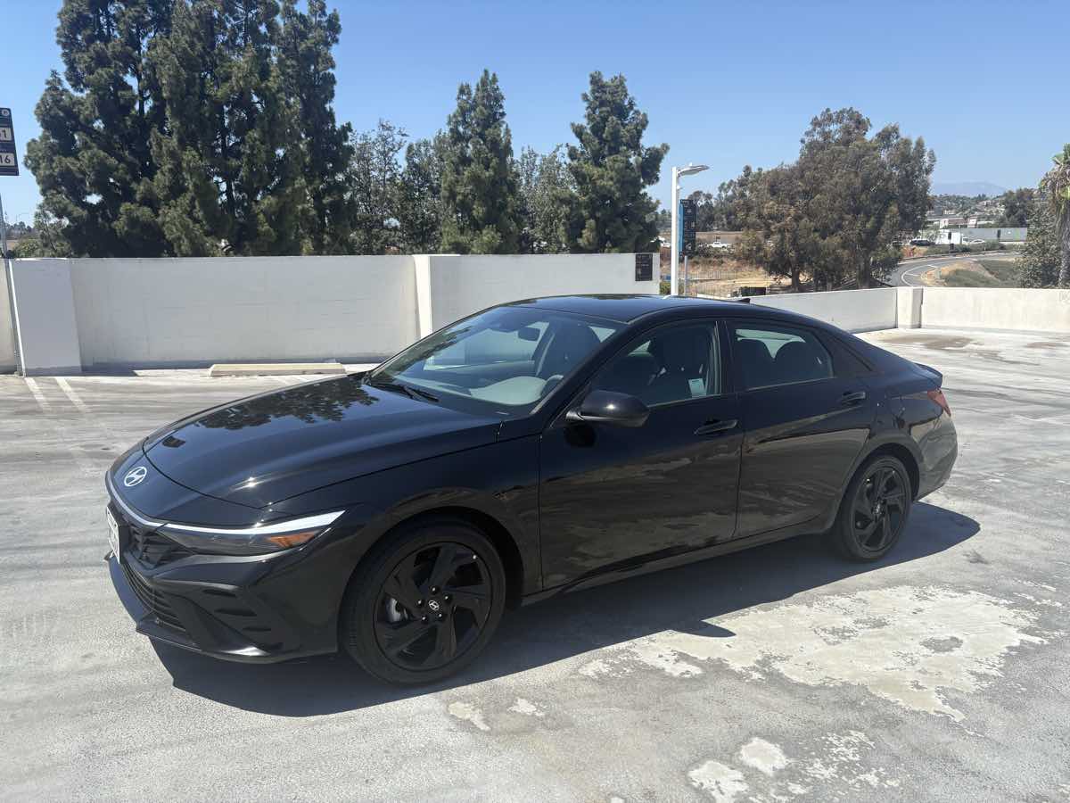 Hyundai Elantra photo 36