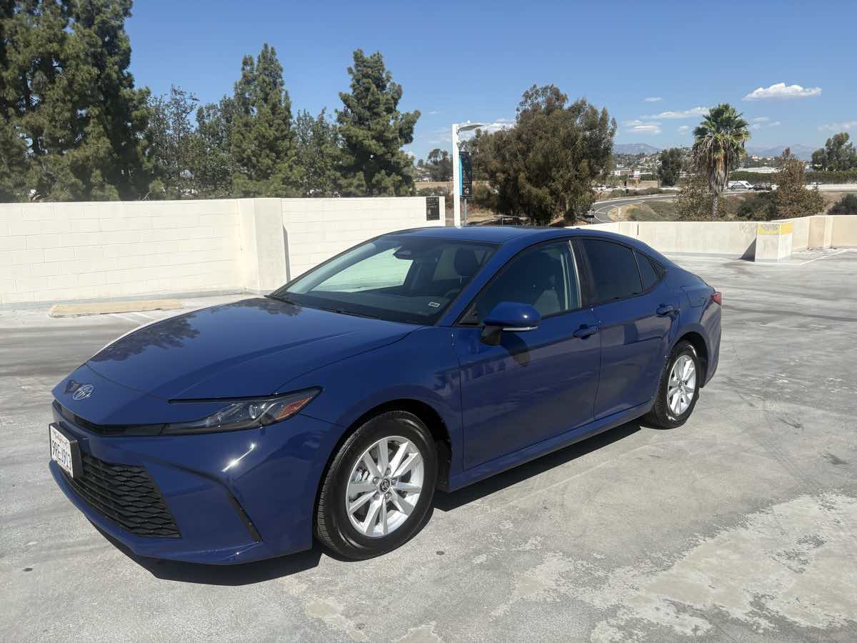 Toyota Camry photo 4