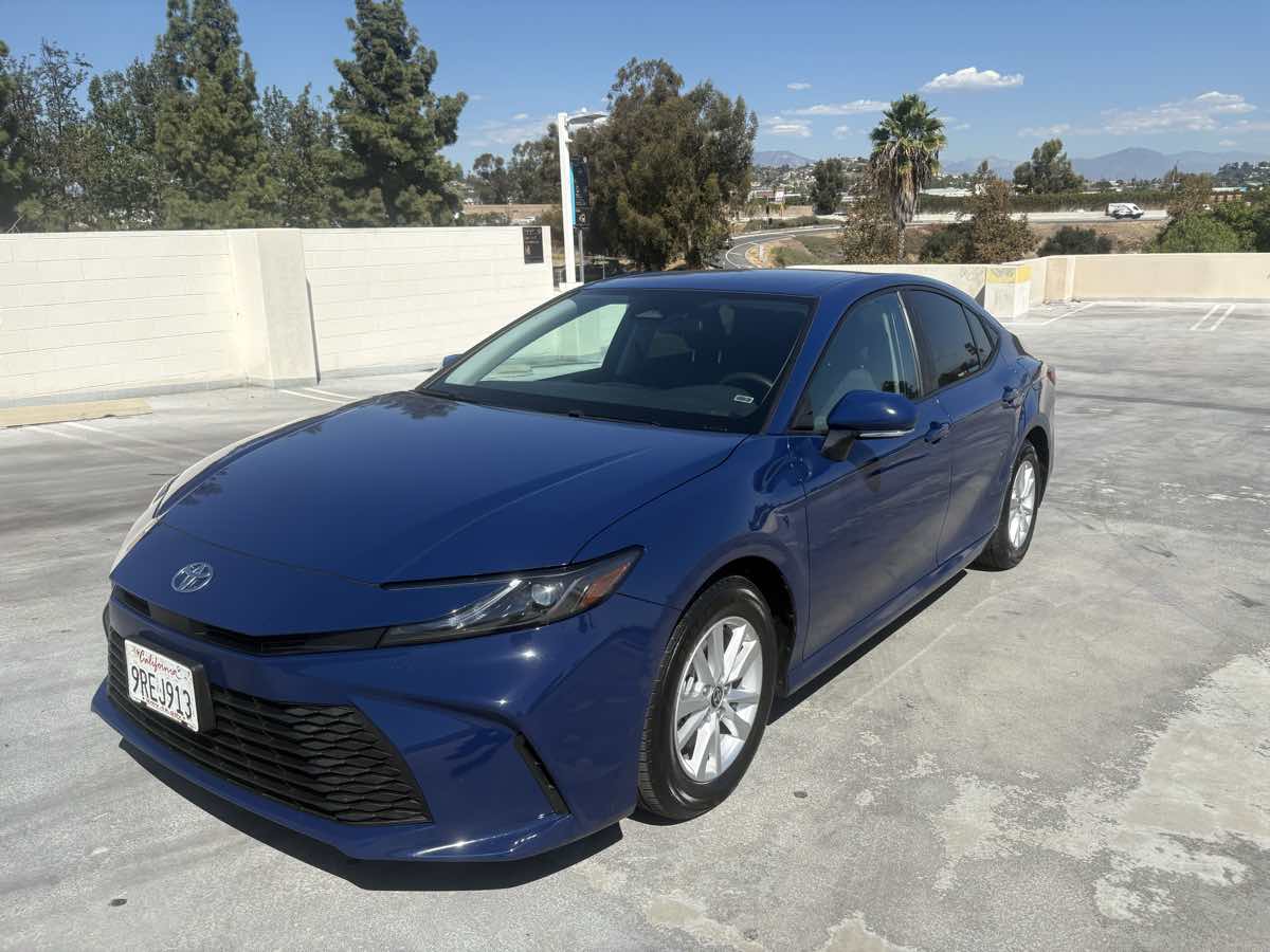 Toyota Camry photo 5