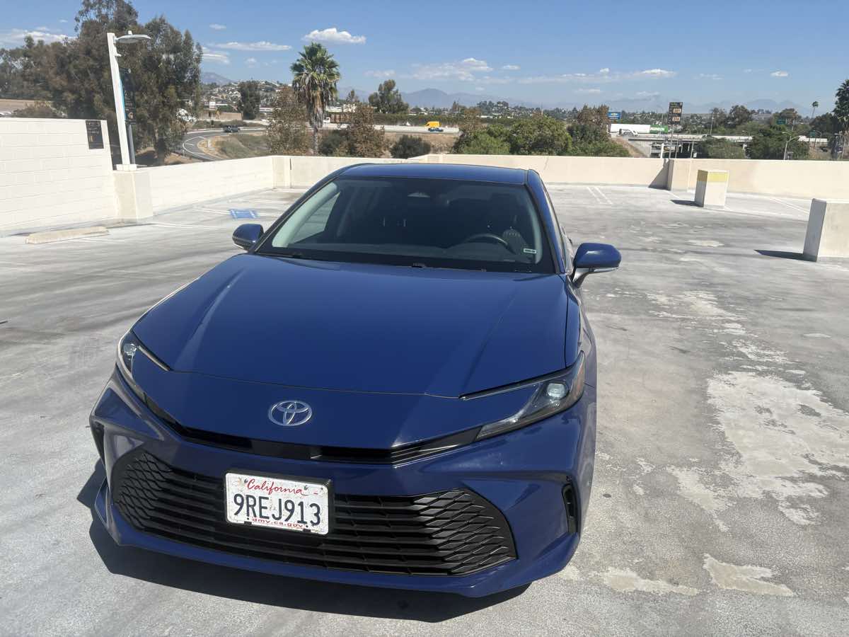 Toyota Camry photo 6