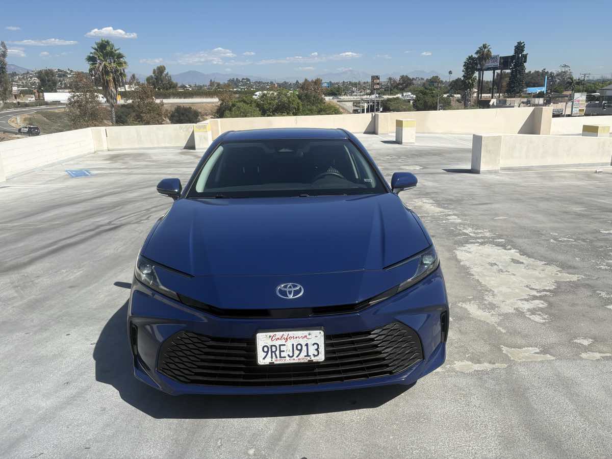 Toyota Camry photo 7