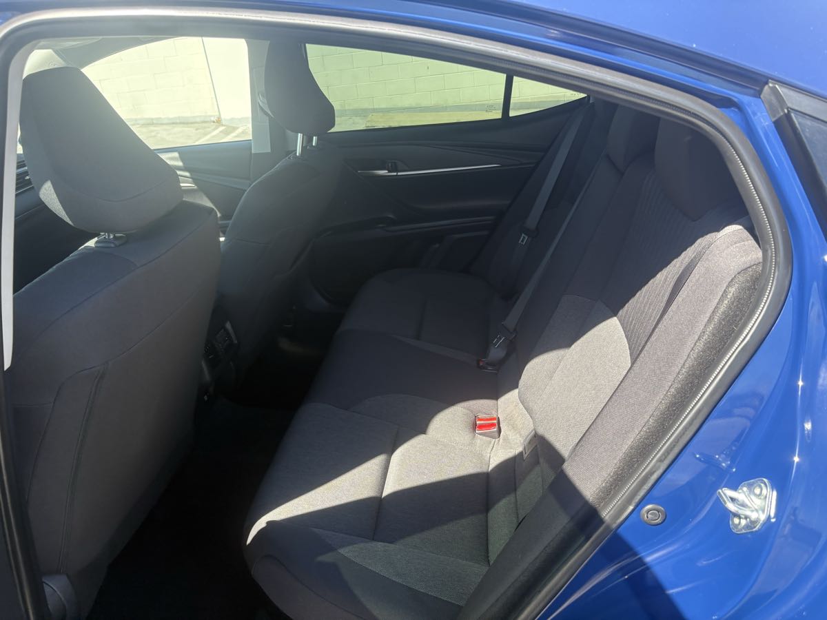 Toyota Camry photo 13
