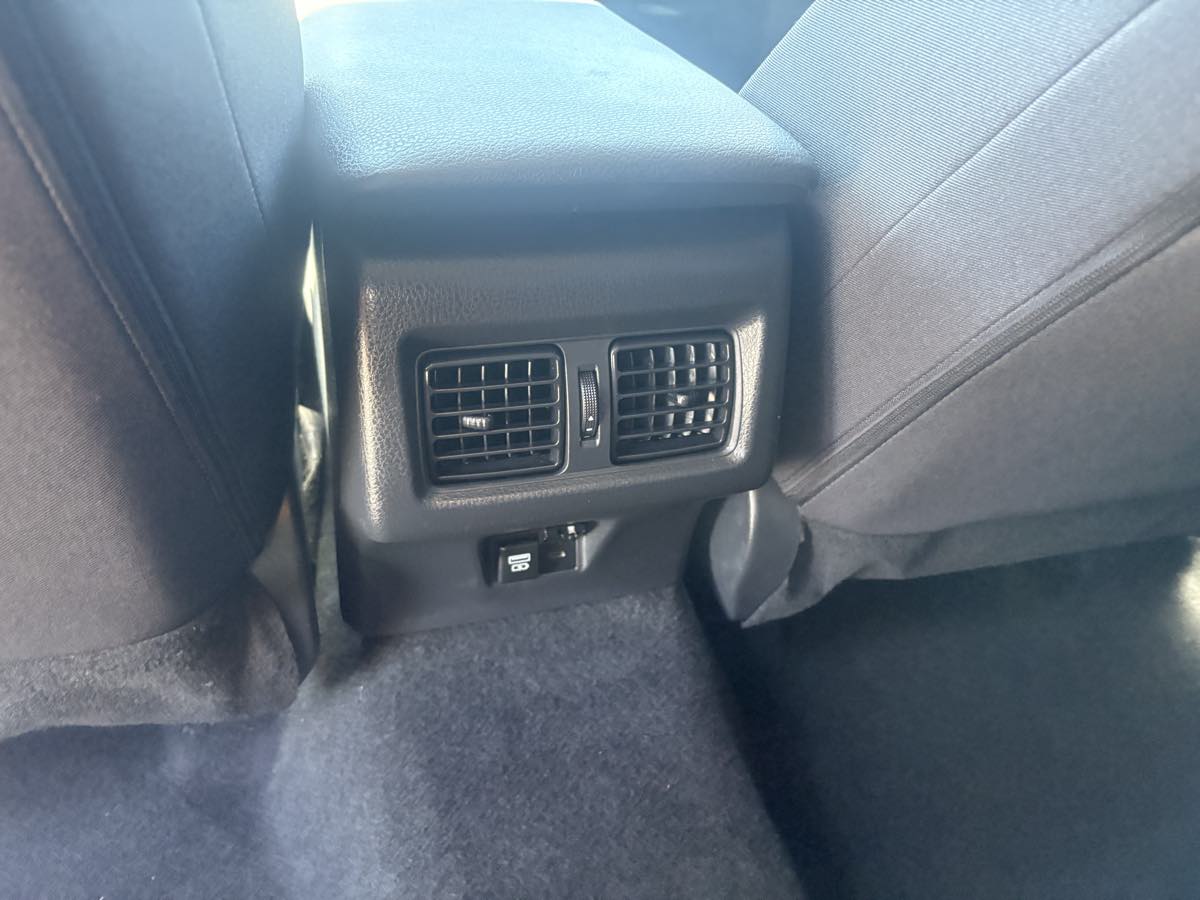 Toyota Camry photo 14