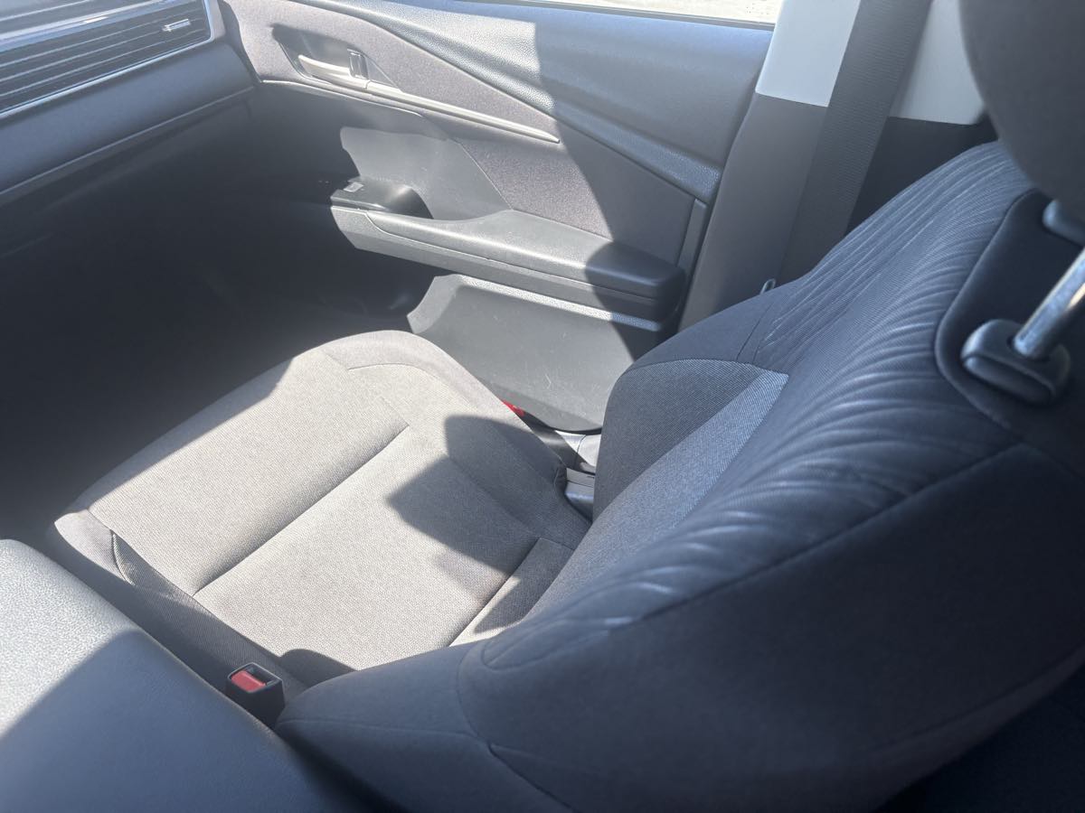 Toyota Camry photo 16