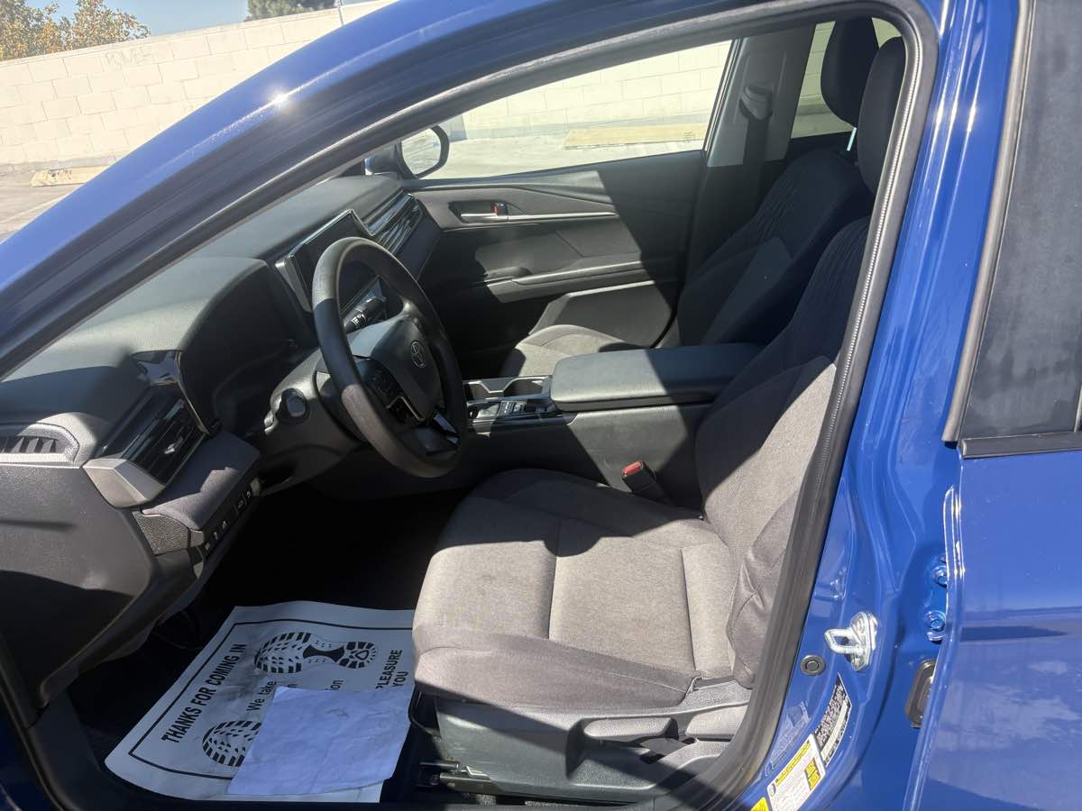 Toyota Camry photo 17