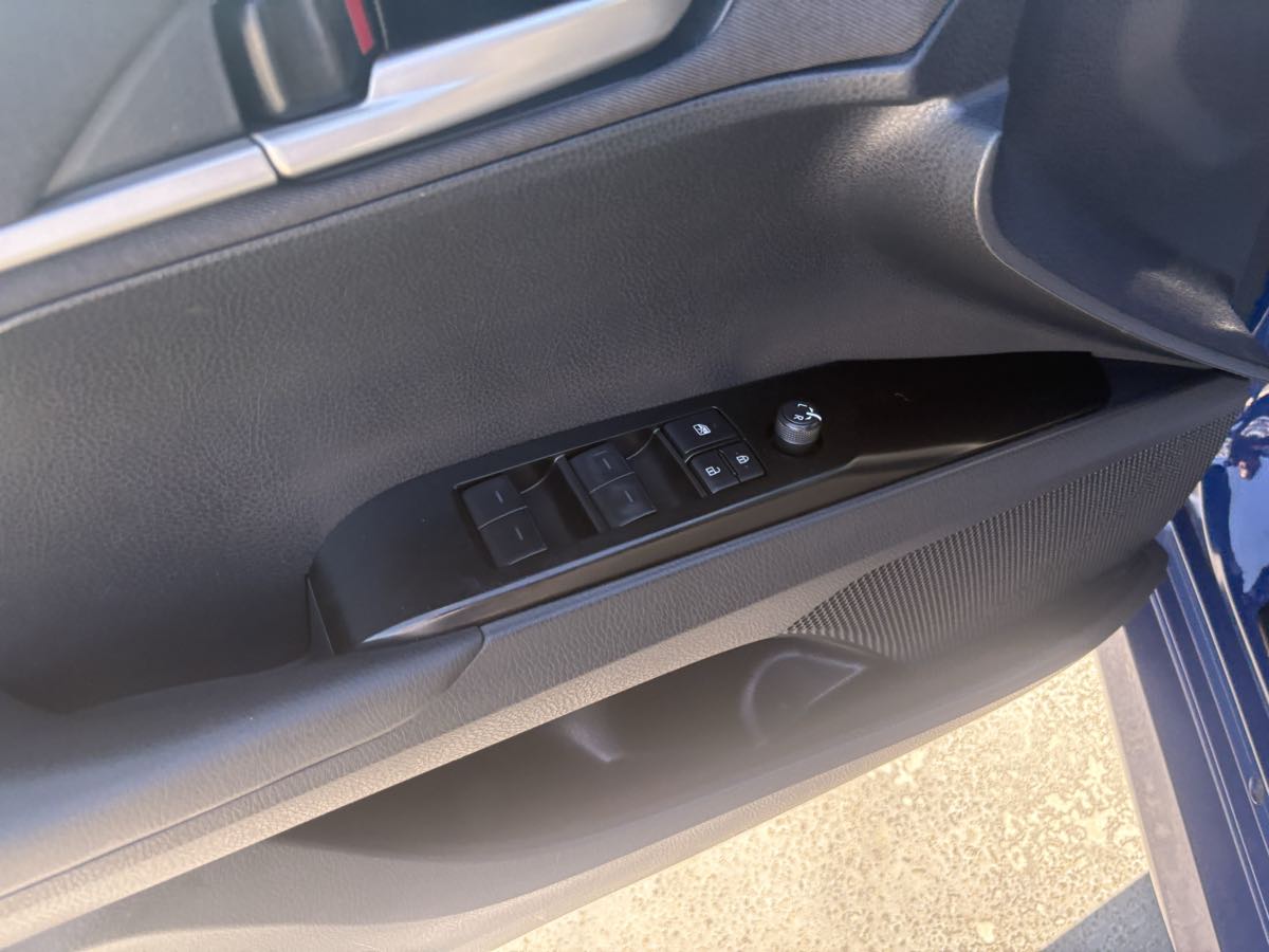 Toyota Camry photo 20