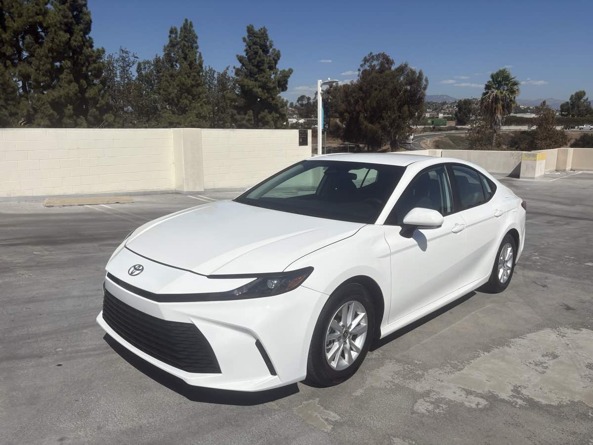 Toyota Camry photo 5