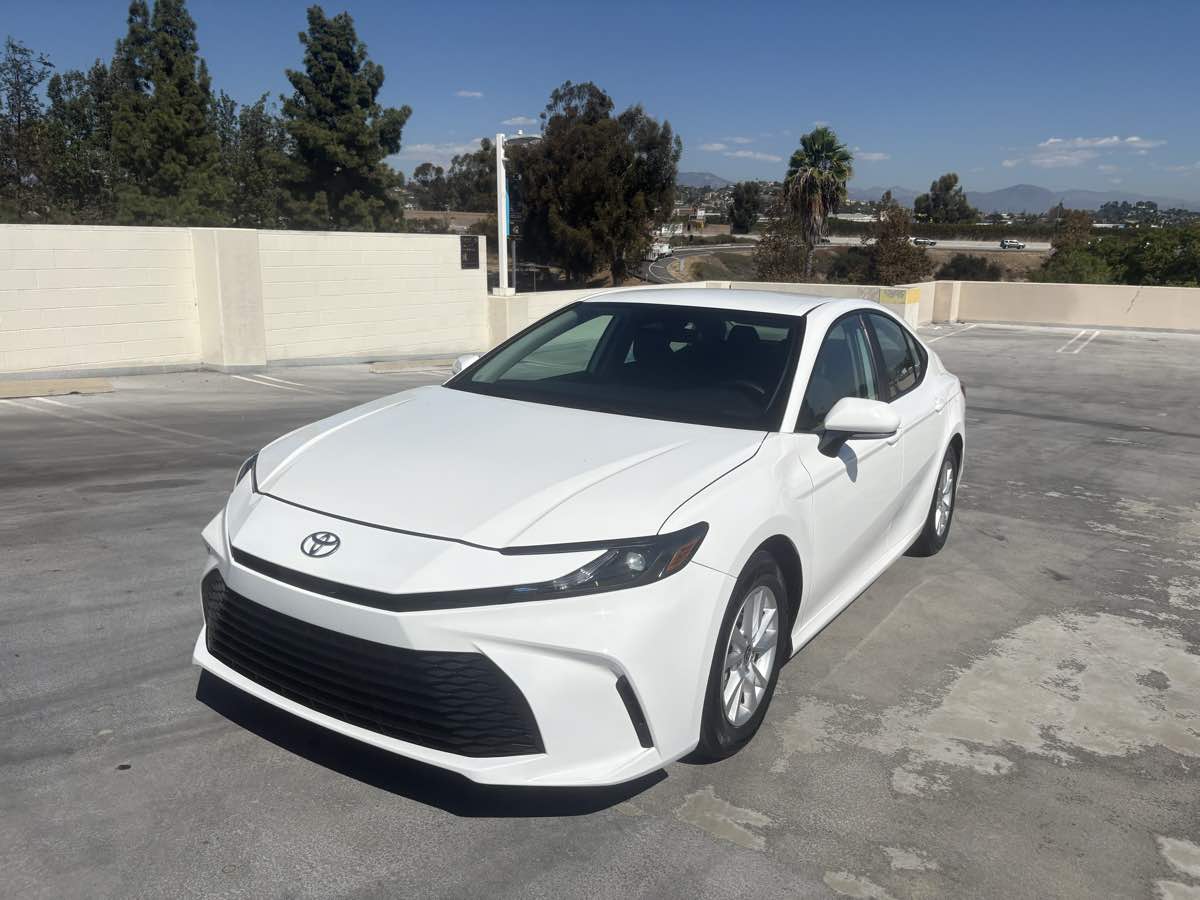 Toyota Camry photo 6